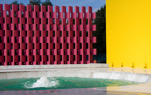Pink accent wall in the courtyard of the Camino Real Hotel in Mexico 